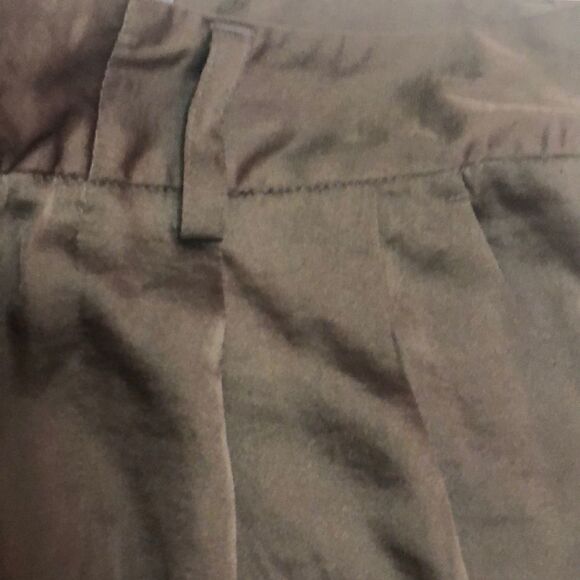 Vince Camuto chocolate brown pleated shorts 0 - Picture 5 of 7